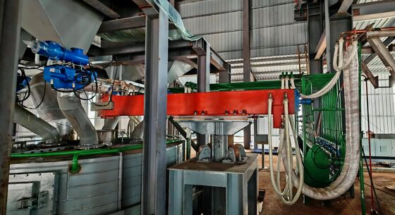 Comprehensive utilization of electric furnace bottom ash/fly ash DC electric arc furnace